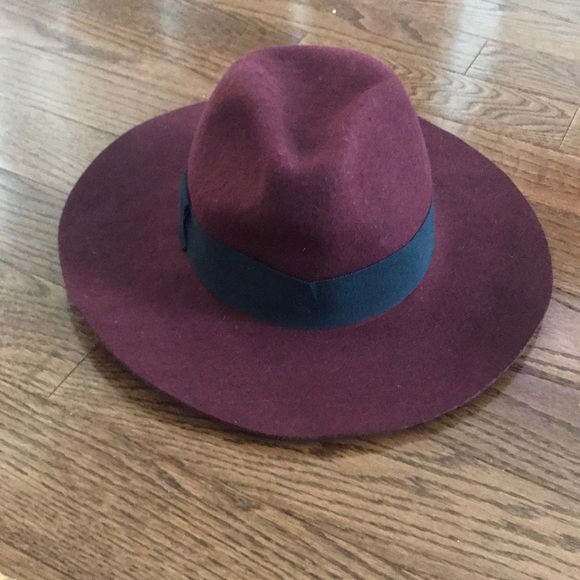 Accessories - Italian hat